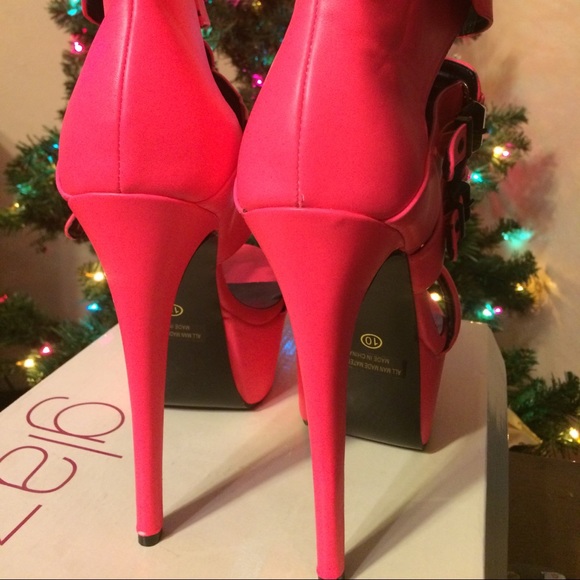 New Heels - Picture 3 of 3